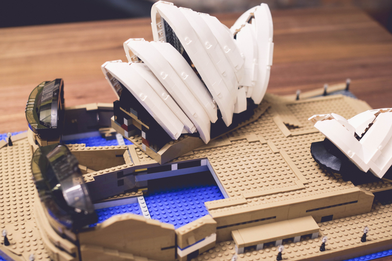 Illustration for article titled Review: Lego Sydney Opera House is 2,989 bricks of awesome